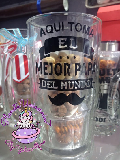 Aquí toma el mejor papá  del mundo, en este tarro bebe el rey de la casa, papá, día del padre, shoperos, papi. Incluye diferentes formatos.